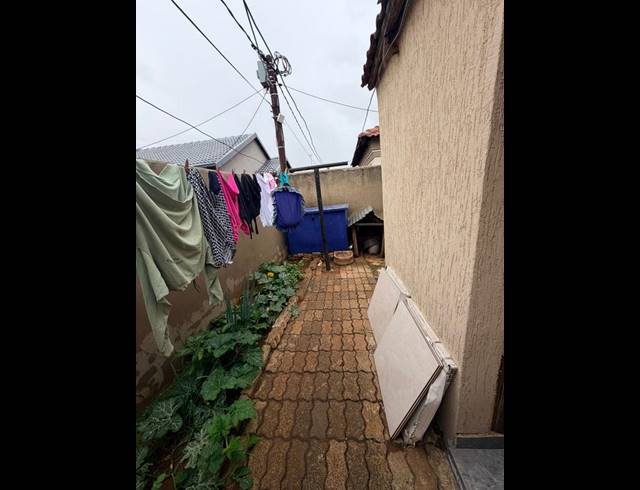 3 BEDROOM HOUSE FOR SALE IN VOSLOORUS EXT